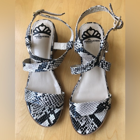 NWOT Sandals - Picture 1 of 4